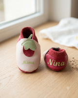 Krabbelschuhe mit Namen Erdbeere – personalisiert, Echtleder