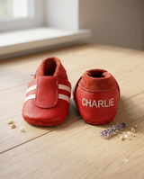 Krabbelschuhe mit Namen Sporty rot – personalisiert, Echtleder