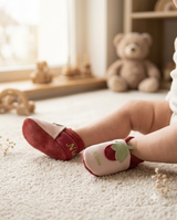 Krabbelschuhe mit Namen Erdbeere – personalisiert, Echtleder