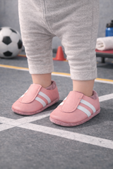 Krabbelschuhe mit Namen Sporty rosa – personalisiert, Echtleder